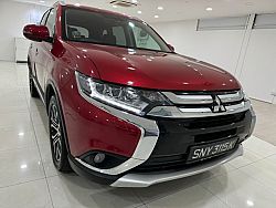 Mitsubishi Outlander 2.4 CVT 4WD Sunroof Facelift 2016 Red Rear Entertaiment 